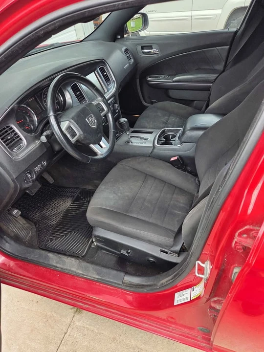 2012 Dodge Charger 7th Gen - Image 5 of 10