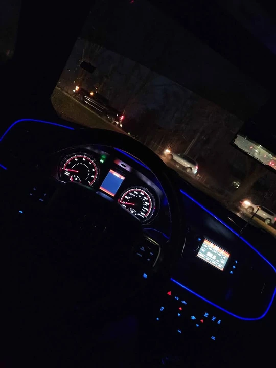 2012 Dodge Charger 7th Gen - Image 2 of 21