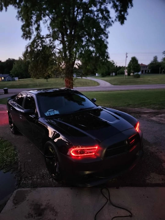 2012 Dodge Charger 7th Gen - Image 16 of 21