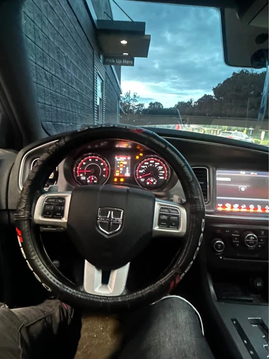 2012 Dodge Charger 7th Gen - Image 8 of 16