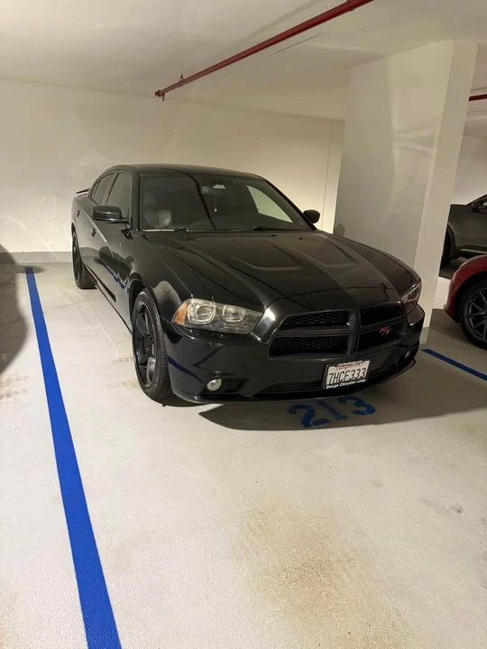 2012 Dodge Charger 7th Gen - Image 2 of 13