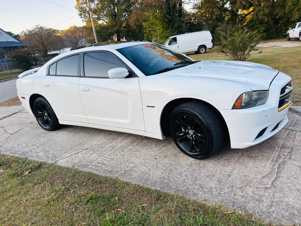 2012 Dodge Charger 7th Gen - Image 2 of 5