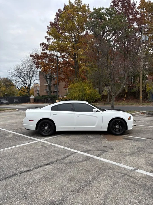 2012 Dodge Charger 7th Gen - Image 2 of 12