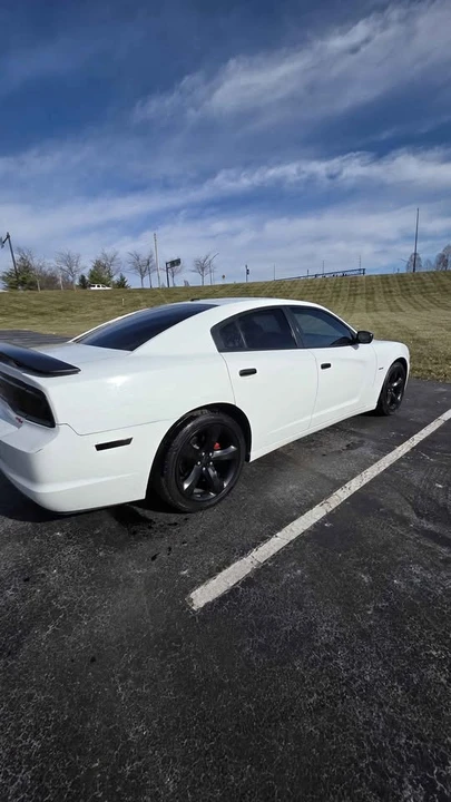 2012 Dodge Charger 7th Gen - Image 5 of 16