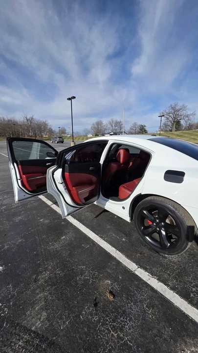 2012 Dodge Charger 7th Gen - Image 13 of 16