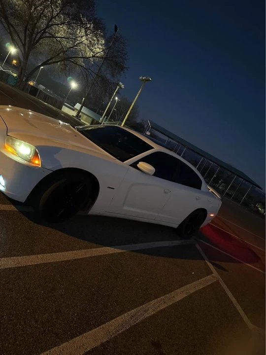 2012 Dodge Charger 7th Gen - Image 3 of 8