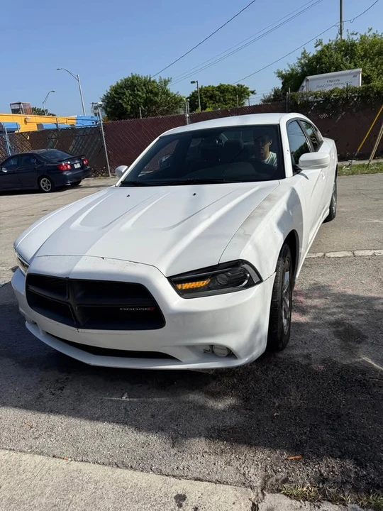 2012 Dodge Charger 7th Gen - Image 5 of 12