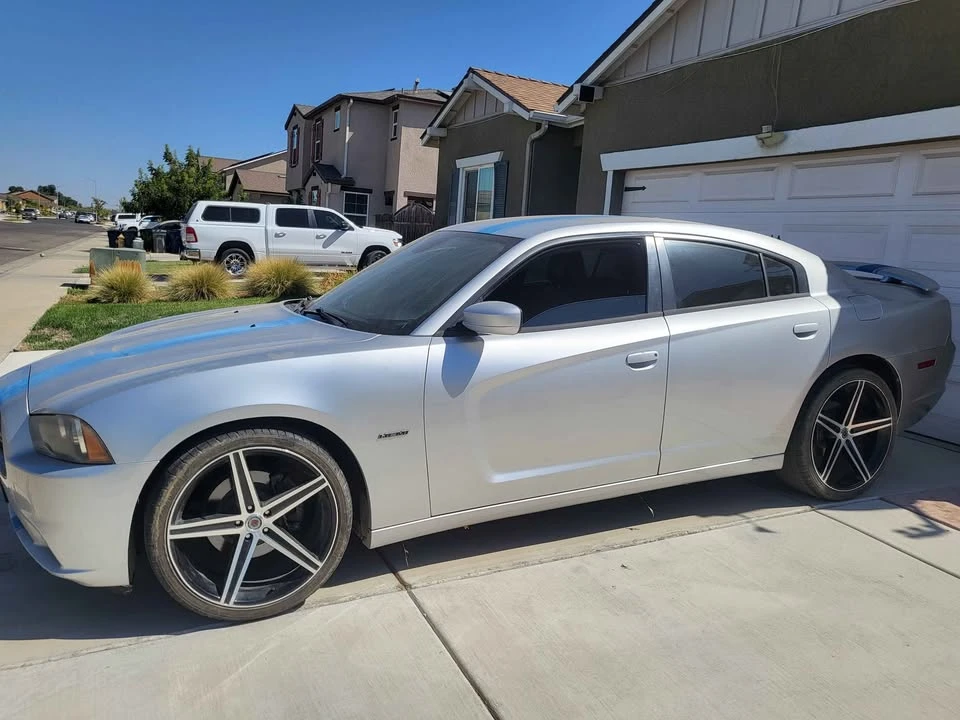 2012 Dodge Charger 7th Gen - Image 9 of 14