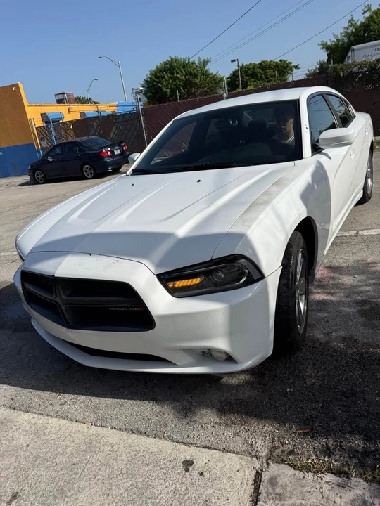 2012 Dodge Charger 7th Gen - Image 2 of 12