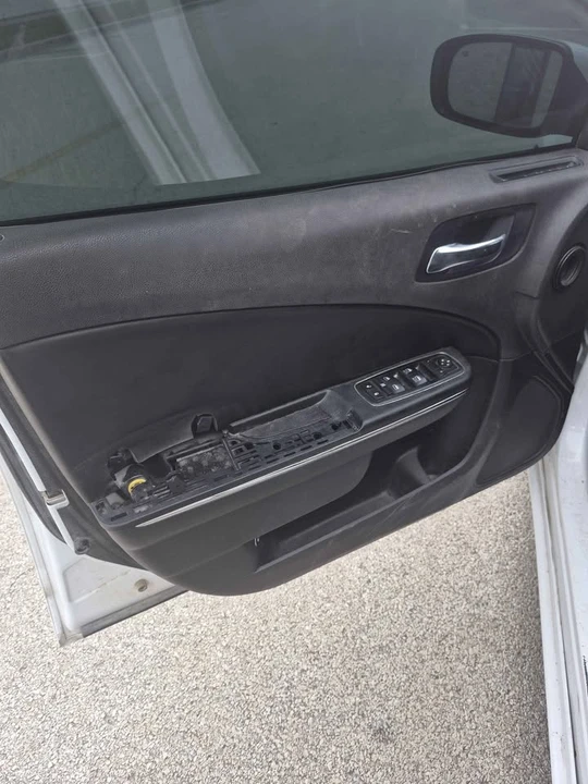 2012 Dodge Charger 7th Gen - Image 16 of 20