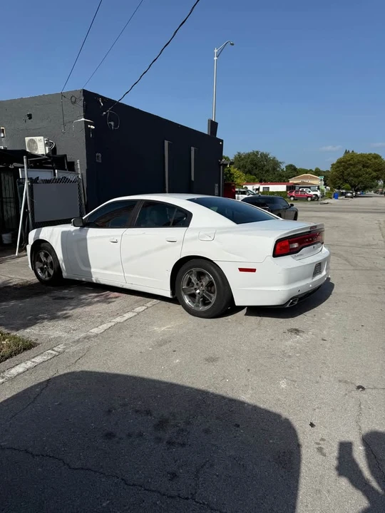 2012 Dodge Charger 7th Gen - Image 4 of 12