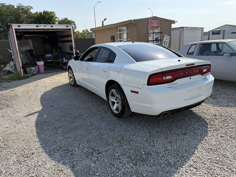 2012 Dodge Charger 7th Gen - Image 17 of 19