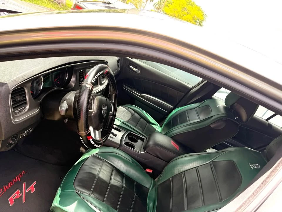 2012 Dodge Charger 7th Gen - Image 9 of 14