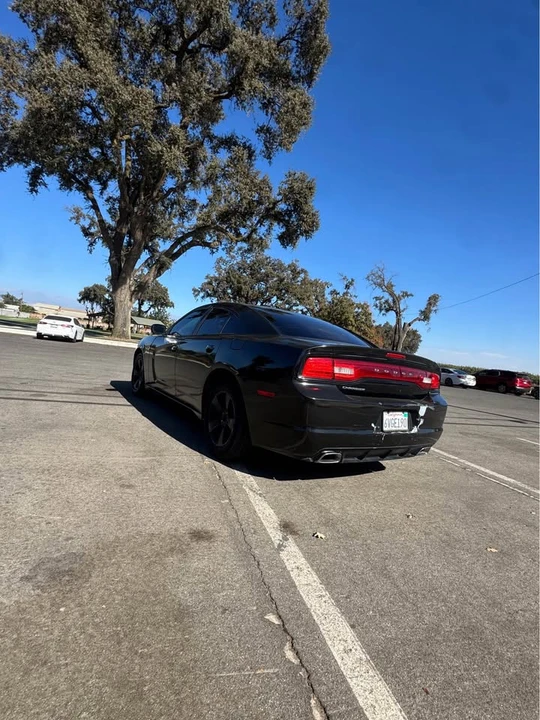 2012 Dodge Charger 7th Gen - Image 5 of 11