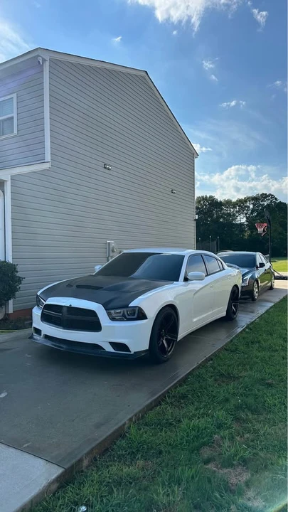 2012 Dodge Charger 7th Gen - Image 2 of 20