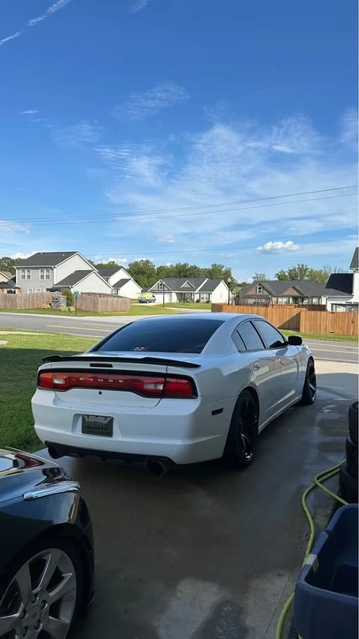2012 Dodge Charger 7th Gen - Image 4 of 20