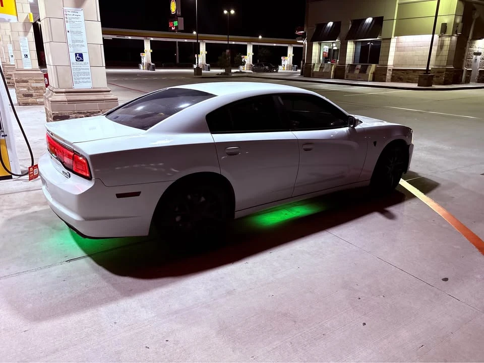 2012 Dodge Charger 7th Gen - Image 4 of 15