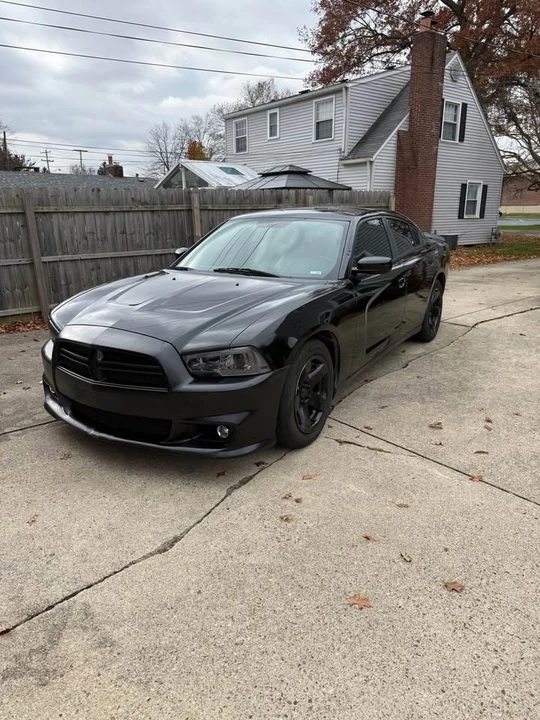 2012 Dodge Charger 7th Gen - Image 2 of 12