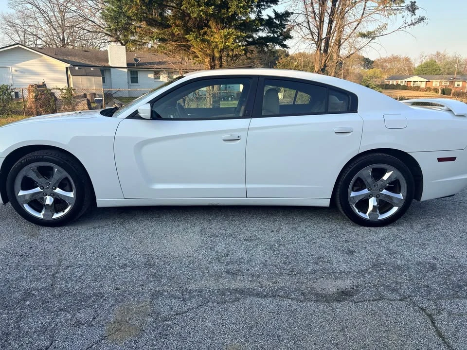 2012 Dodge Charger 7th Gen - Image 2 of 9