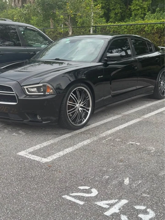 2012 Dodge Charger 7th Gen - Image 11 of 14
