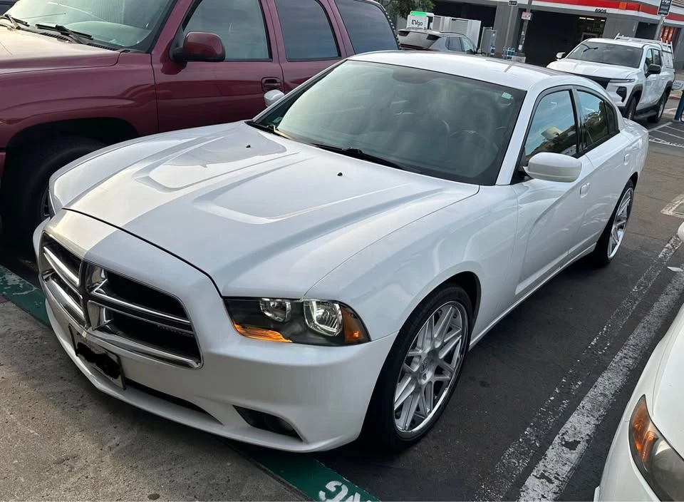 2012 Dodge Charger 7th Gen - Image 2 of 10