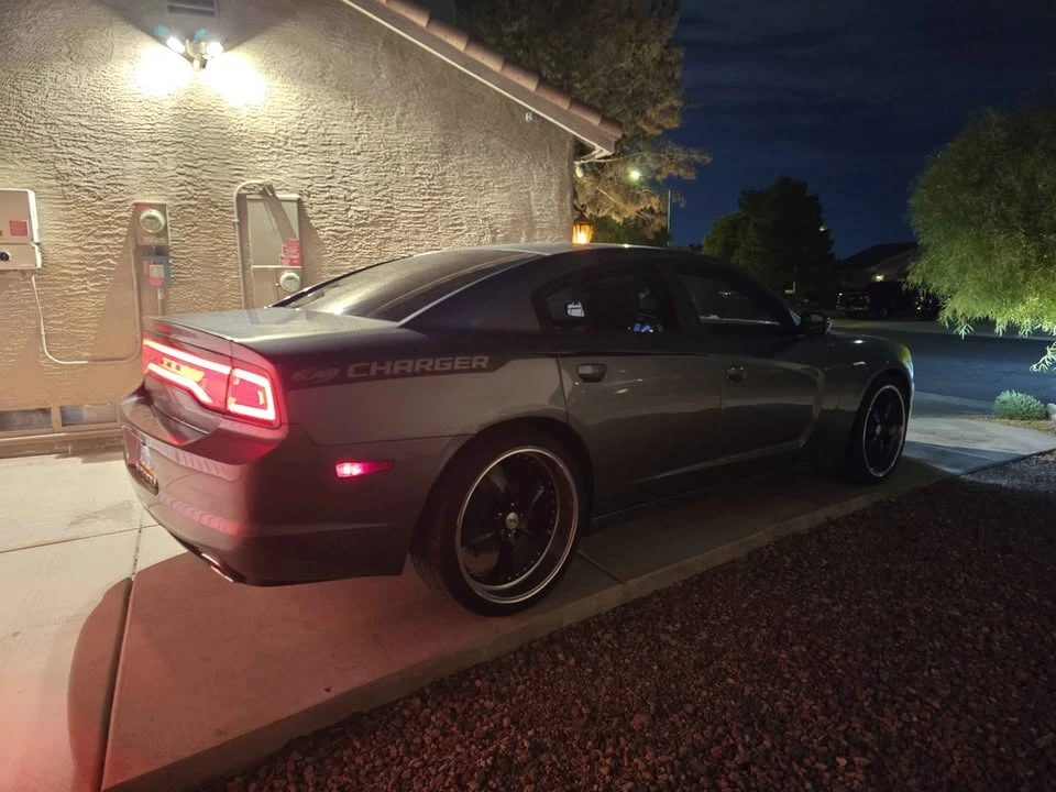2012 Dodge Charger 7th Gen - Image 4 of 12