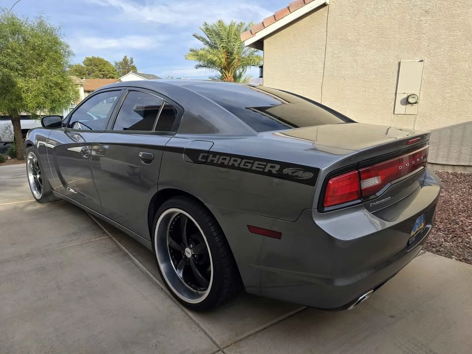 2012 Dodge Charger 7th Gen - Image 10 of 12