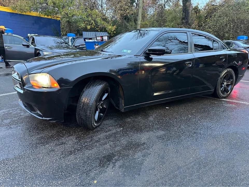 2012 Dodge Charger 7th Gen - Image 4 of 9