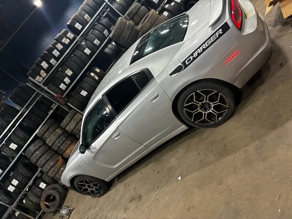 2012 Dodge Charger 7th Gen - Image 2 of 4