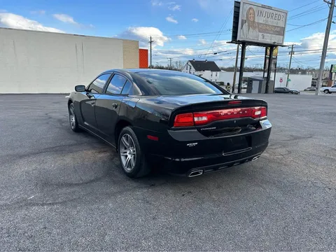 2012 Dodge Charger · SE Sedan 4D