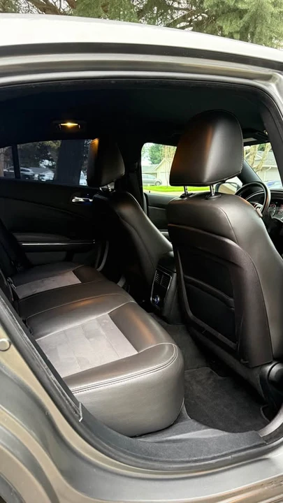 2012 Dodge Charger 7th Gen - Image 9 of 15