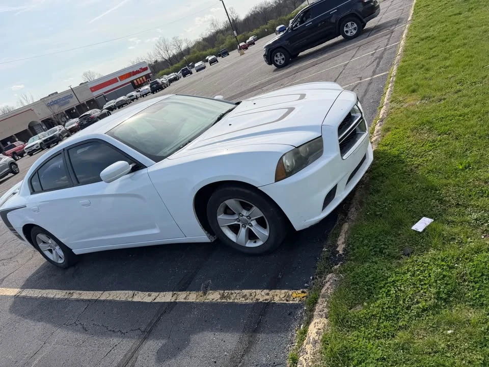 2012 Dodge Charger 7th Gen - Image 13 of 17