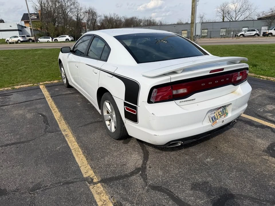 2012 Dodge Charger 7th Gen - Image 14 of 17