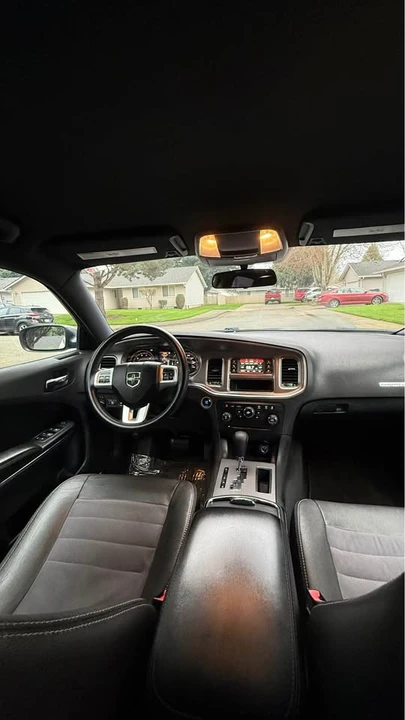 2012 Dodge Charger 7th Gen - Image 10 of 15