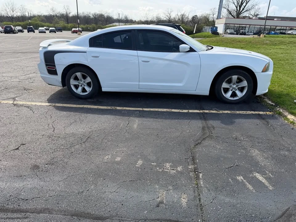 2012 Dodge Charger 7th Gen - Image 3 of 17