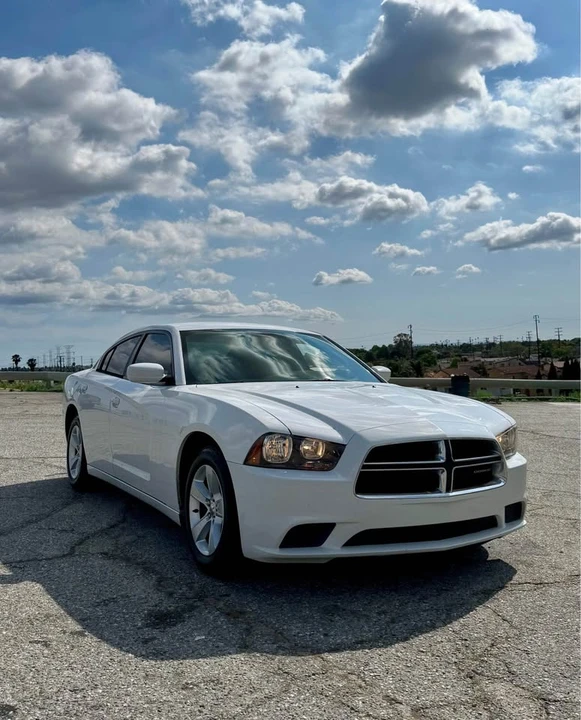 2012 Dodge Charger 7th Gen - Image 2 of 14