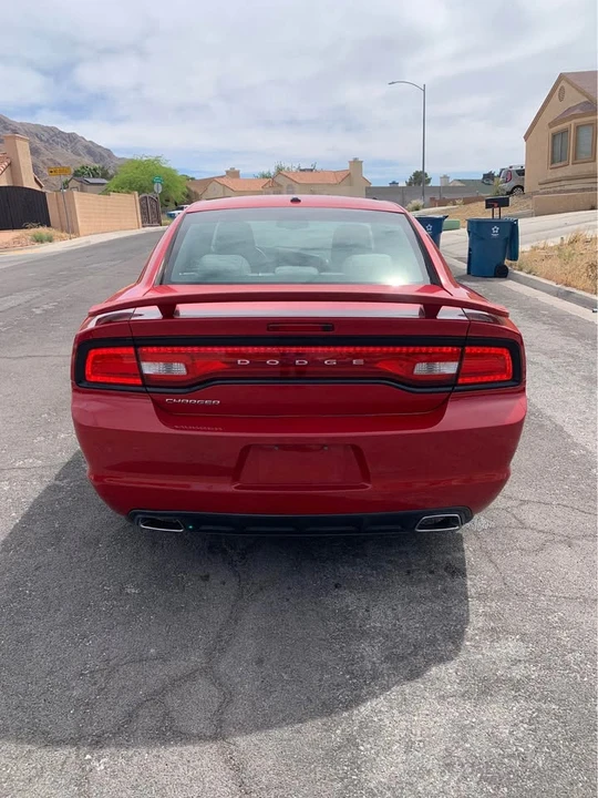 2012 Dodge Charger 7th Gen - Image 2 of 12