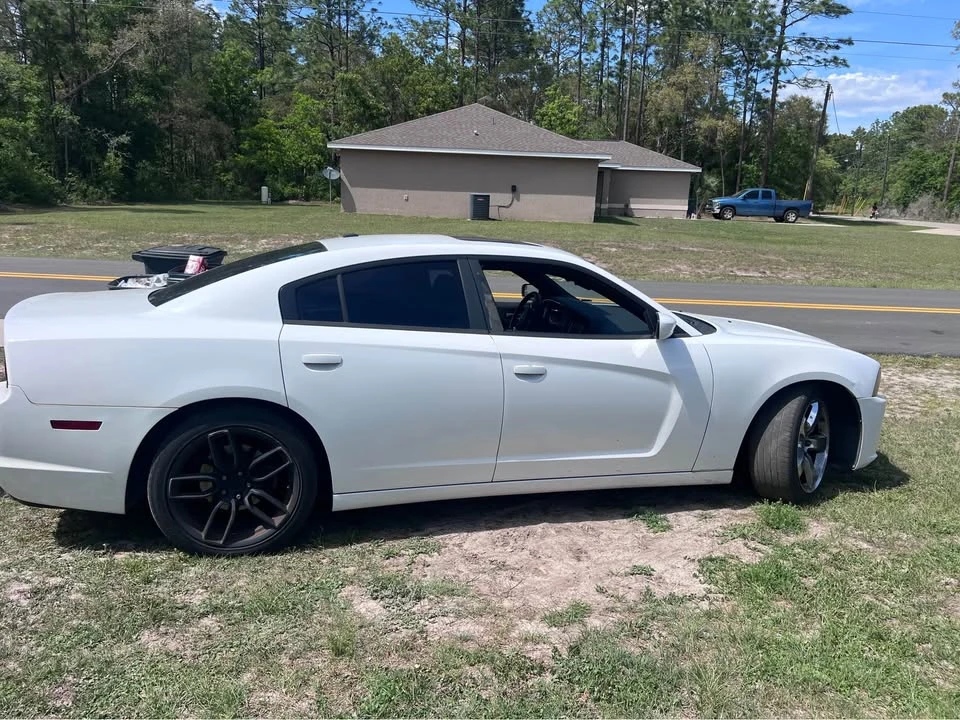 2012 Dodge Charger 7th Gen - Image 2 of 12