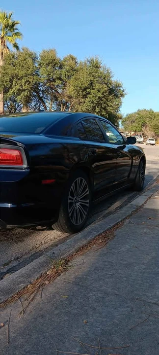 2012 Dodge Charger 7th Gen - Image 7 of 9