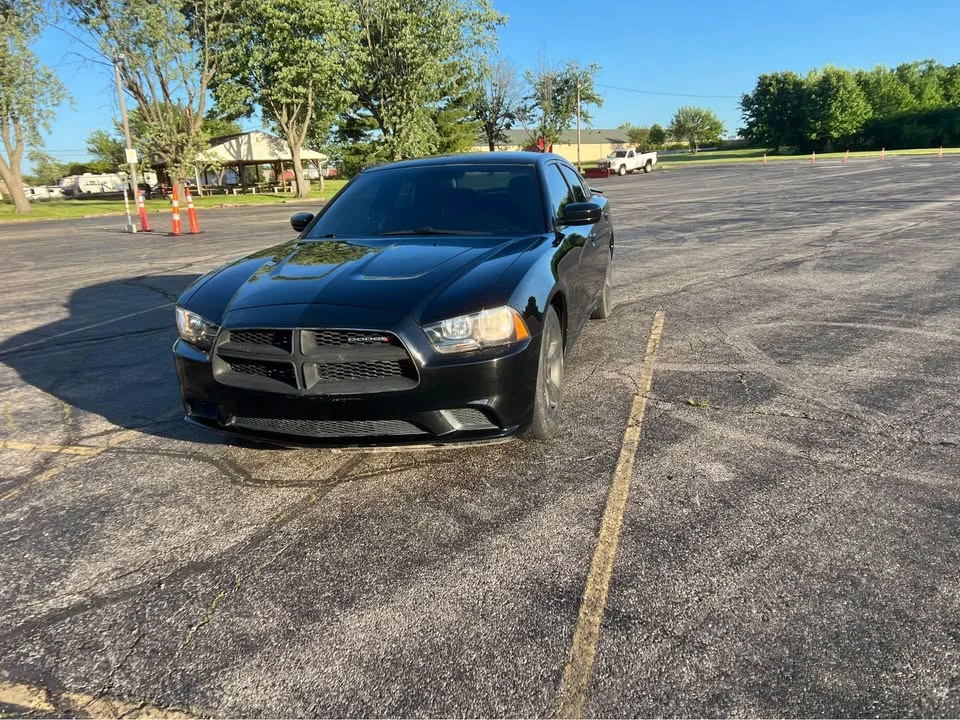 2012 Dodge Charger 7th Gen - Image 2 of 12