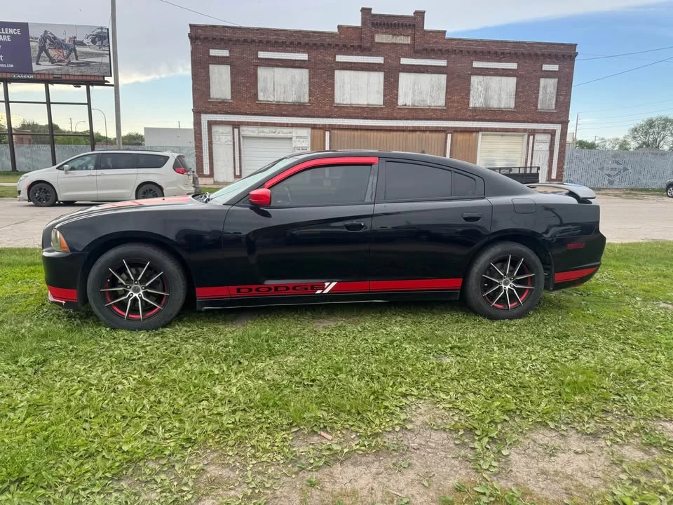 2012 Dodge Charger 7th Gen - Image 4 of 16
