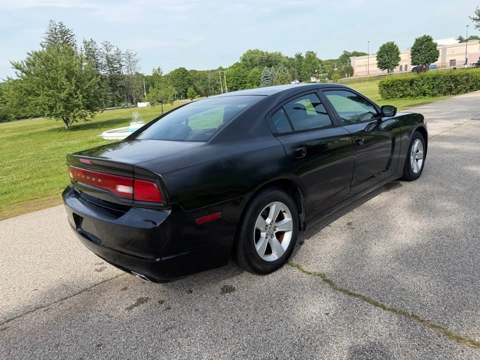 2012 Dodge Charger 7th Gen - Image 9 of 12