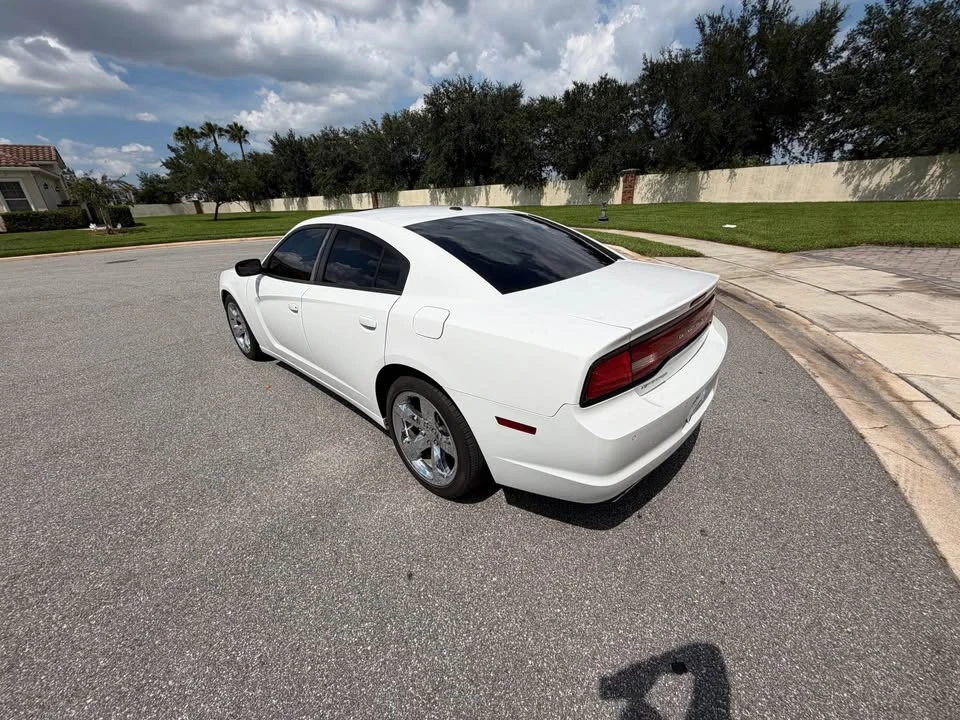 2012 Dodge Charger 7th Gen - Image 6 of 13