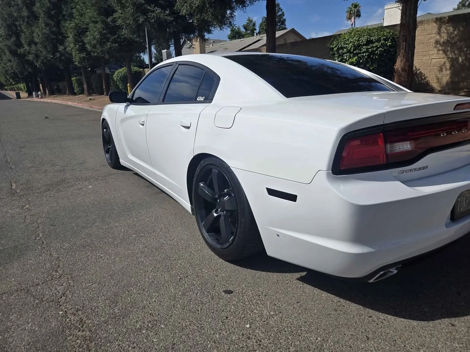 2012 Dodge Charger 7th Gen - Image 2 of 12