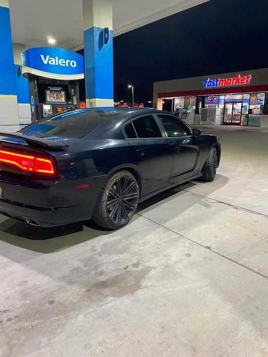 2012 Dodge Charger 7th Gen - Image 2 of 7