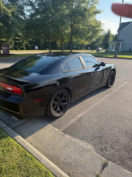 2012 Dodge Charger 7th Gen - Image 9 of 14