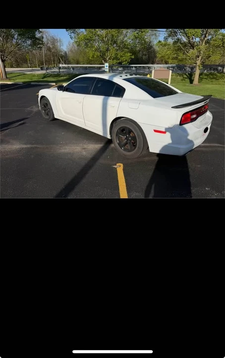 2012 Dodge Charger 7th Gen - Image 3 of 11