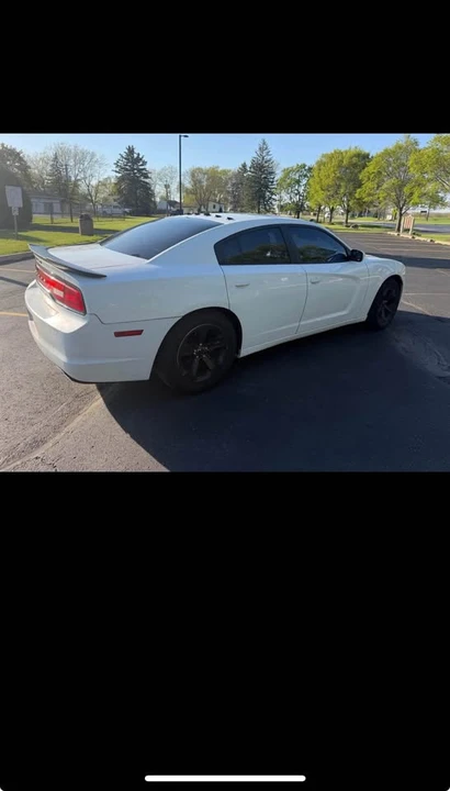 2012 Dodge Charger 7th Gen - Image 5 of 11
