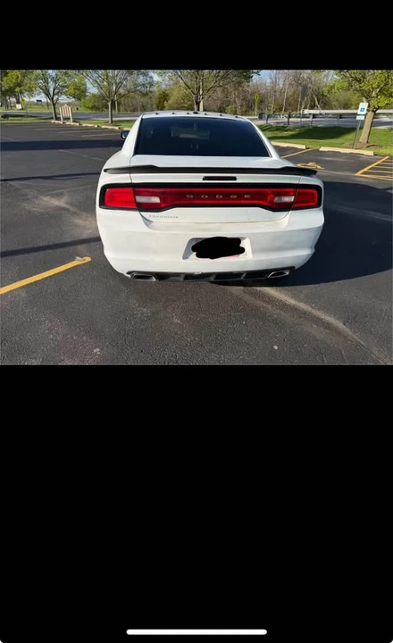 2012 Dodge Charger 7th Gen - Image 4 of 11