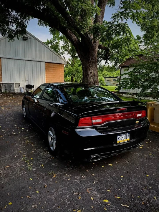 2012 Dodge Charger 7th Gen - Image 2 of 5
